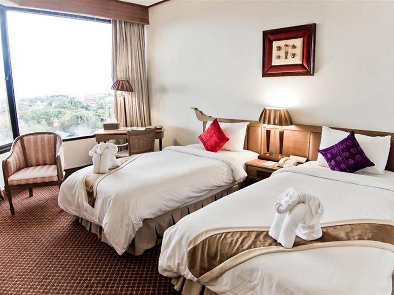 Laithong Hotel Ubon Ratchathani Exterior photo