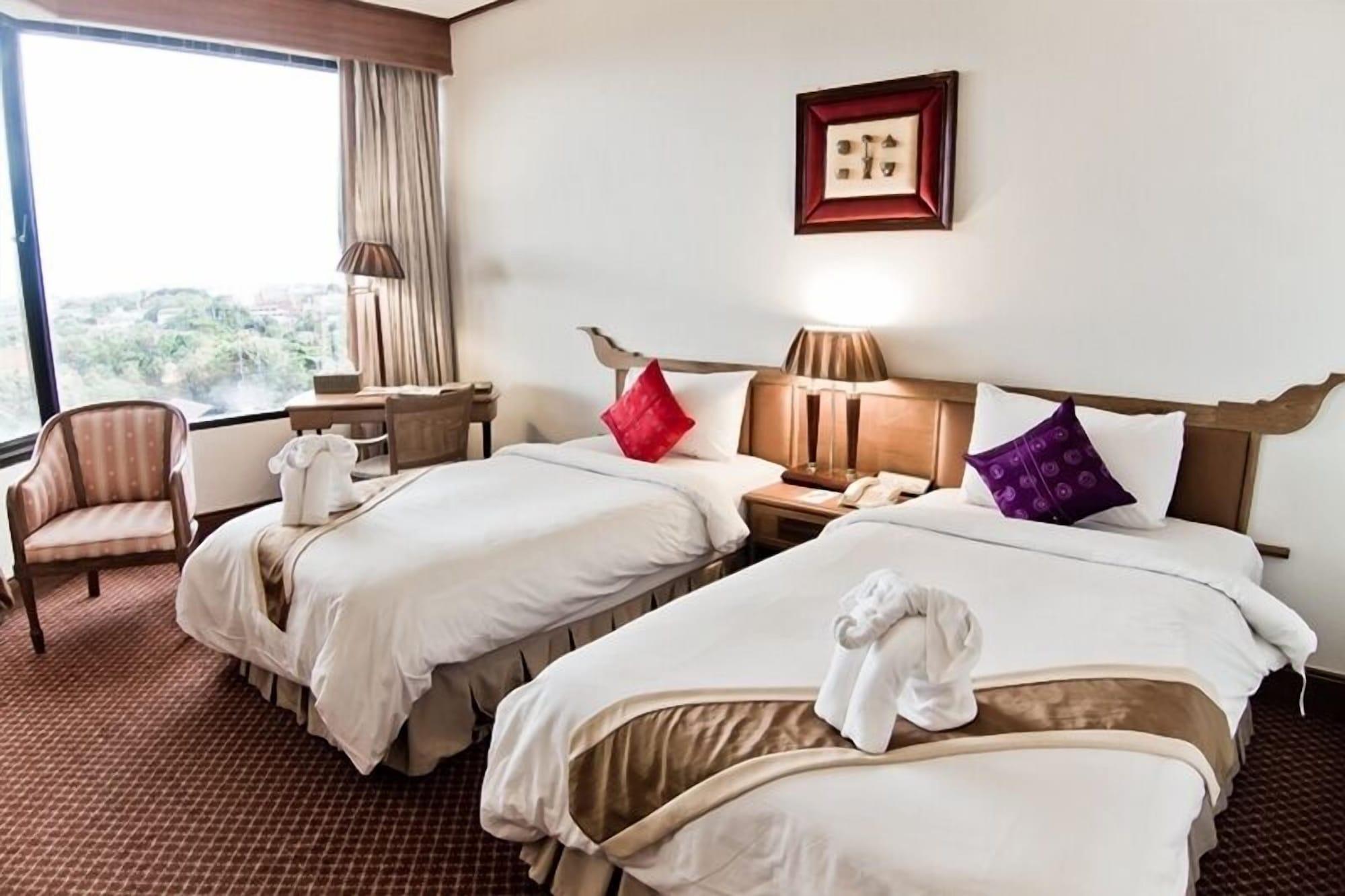 Laithong Hotel Ubon Ratchathani Exterior photo