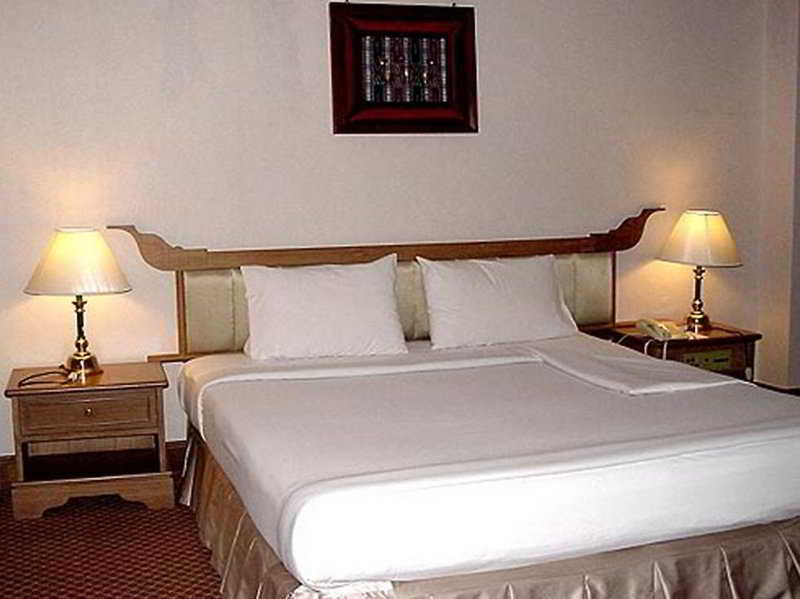 Laithong Hotel Ubon Ratchathani Exterior photo